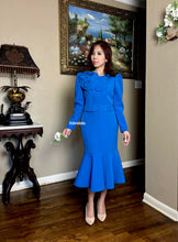 Load image into Gallery viewer, Rose set in Blue
