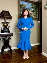 Load image into Gallery viewer, Rose set in Blue
