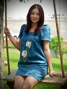 Jenna dress in linen embroidered flowers