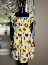 Load image into Gallery viewer, Suri Dress in Sunflowers Print
