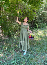 Load image into Gallery viewer, Belle Dress in linen
