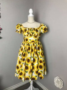 Suri Dress in Sunflowers Print cotton - Shop women style vintage, Audrey Hepburn jackets online -Christine