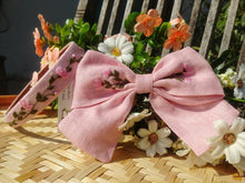 Load image into Gallery viewer, Bow hairclip - Shop women style vintage, Audrey Hepburn jackets online -Christine

