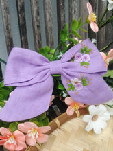 Load image into Gallery viewer, Bow hairclip - Shop women style vintage, Audrey Hepburn jackets online -Christine
