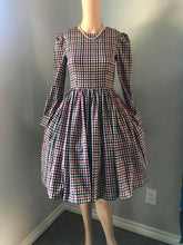 Load image into Gallery viewer, Loren Dress in Autumn Plaid Checkered size S - Shop women style vintage, Audrey Hepburn jackets online -Christine
