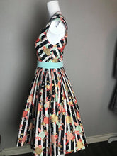 Load image into Gallery viewer, Cici dress in plaid bloom flowers - Shop women style vintage, Audrey Hepburn jackets online -Christine
