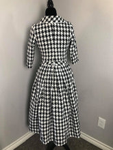 Load image into Gallery viewer, Lisa Collar suit in Tweed plaid patterns - Shop women style vintage, Audrey Hepburn jackets online -Christine
