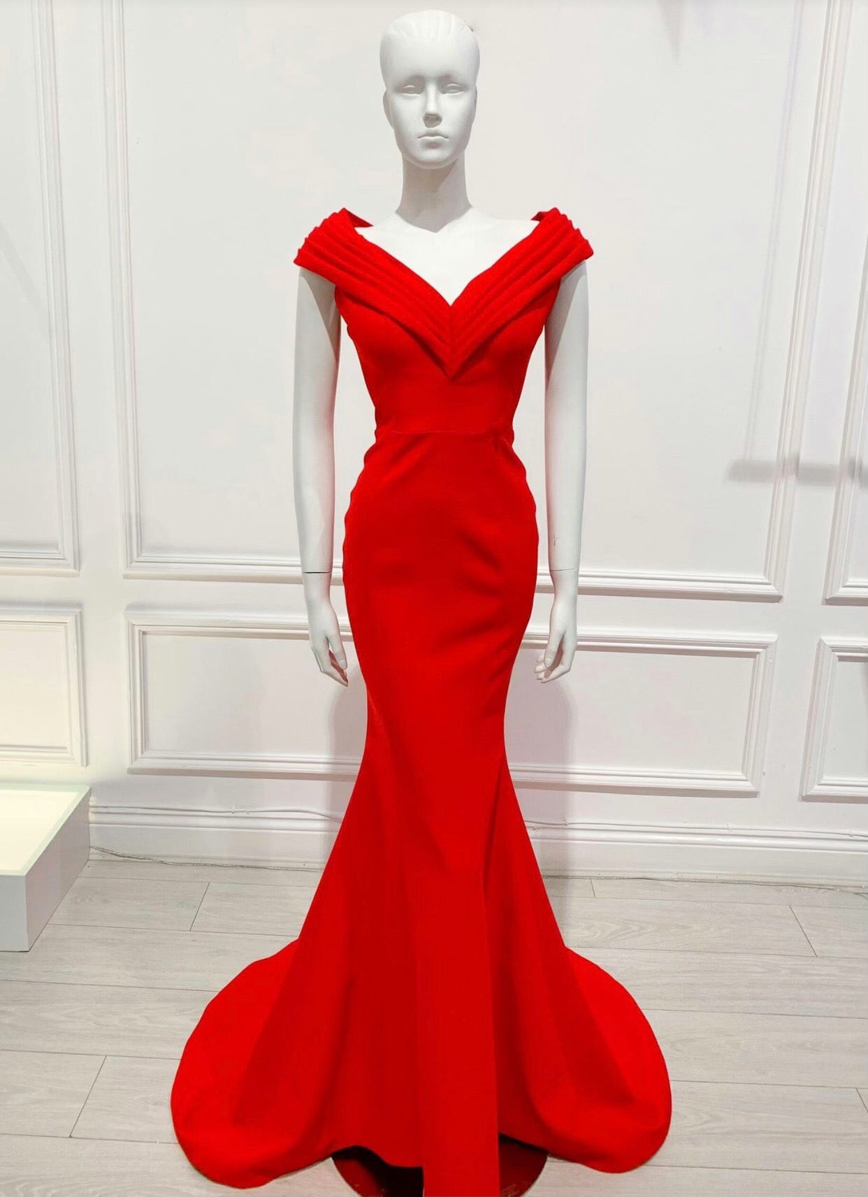 Andy Gown in Red - Shop women style vintage, Audrey Hepburn jackets online -Christine
