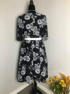 Abi Dress in white Rose silk - Shop women style vintage, Audrey Hepburn jackets online -Christine