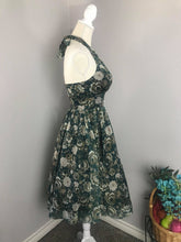 Load image into Gallery viewer, Marilyn Dress in Chiffon bloom flowers - Shop women style vintage, Audrey Hepburn jackets online -Christine
