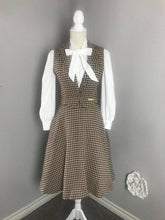 Load image into Gallery viewer, Lolita waistcoat suit in Tweed white blouse - Shop women style vintage, Audrey Hepburn jackets online -Christine

