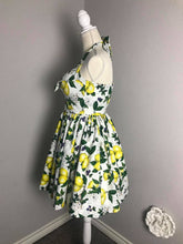 Load image into Gallery viewer, May Dress in Lemon Print cotton - Shop women style vintage, Audrey Hepburn jackets online -Christine
