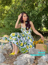 Load image into Gallery viewer, May Dress in Lemon Print cotton - Shop women style vintage, Audrey Hepburn jackets online -Christine
