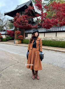 Lisa Collar set in Tweed Fall