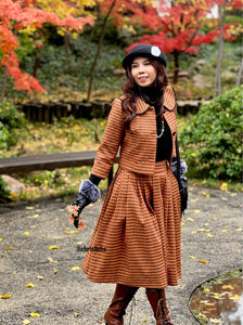 Lisa Collar set in Tweed Fall