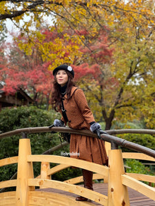 Lisa Collar set in Tweed Fall