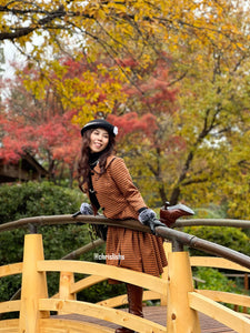 Lisa Collar set in Tweed Fall
