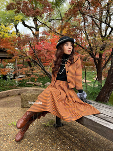 Lisa Collar set in Tweed Fall
