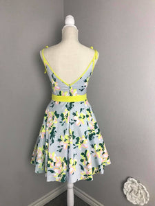 Junie Dress in flowers Rayon size S - Shop women style vintage, Audrey Hepburn jackets online -Christine