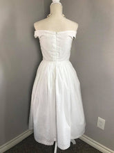 Load image into Gallery viewer, Caroline Dress in White cotton - Shop women style vintage, Audrey Hepburn jackets online -Christine
