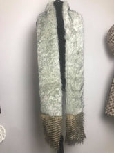 Load image into Gallery viewer, Scarf in grey
