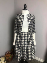 Load image into Gallery viewer, Lisa Collar suit in Tweed plaid patterns - Shop women style vintage, Audrey Hepburn jackets online -Christine
