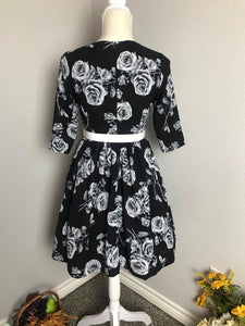 Abi Dress in white Rose silk Size S - Shop women style vintage, Audrey Hepburn jackets online -Christine