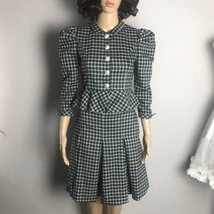 Liz set in gingham