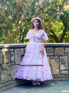 Bella gown in mesh embroidered flowers