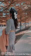 Load and play video in Gallery viewer, Natali dress in Hounds Tooths Brown
